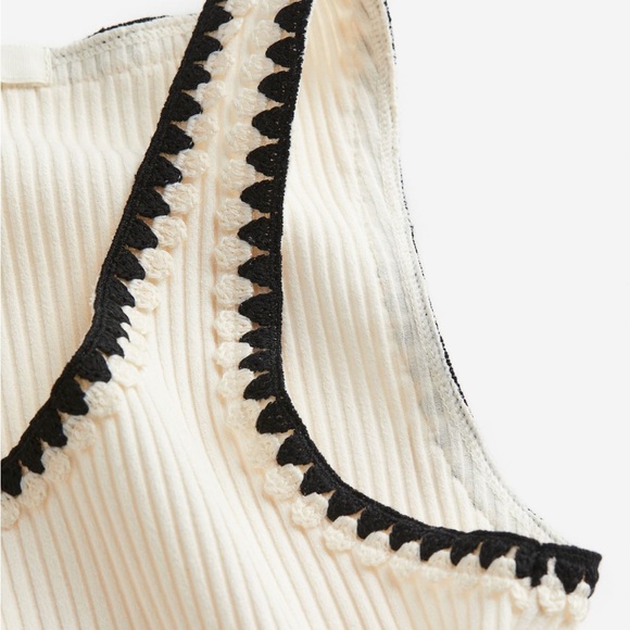 ✨SOLD✨ H&M Embroidered Ribbed Knit Tank Top in Cream - Small - Picture 7 of 7